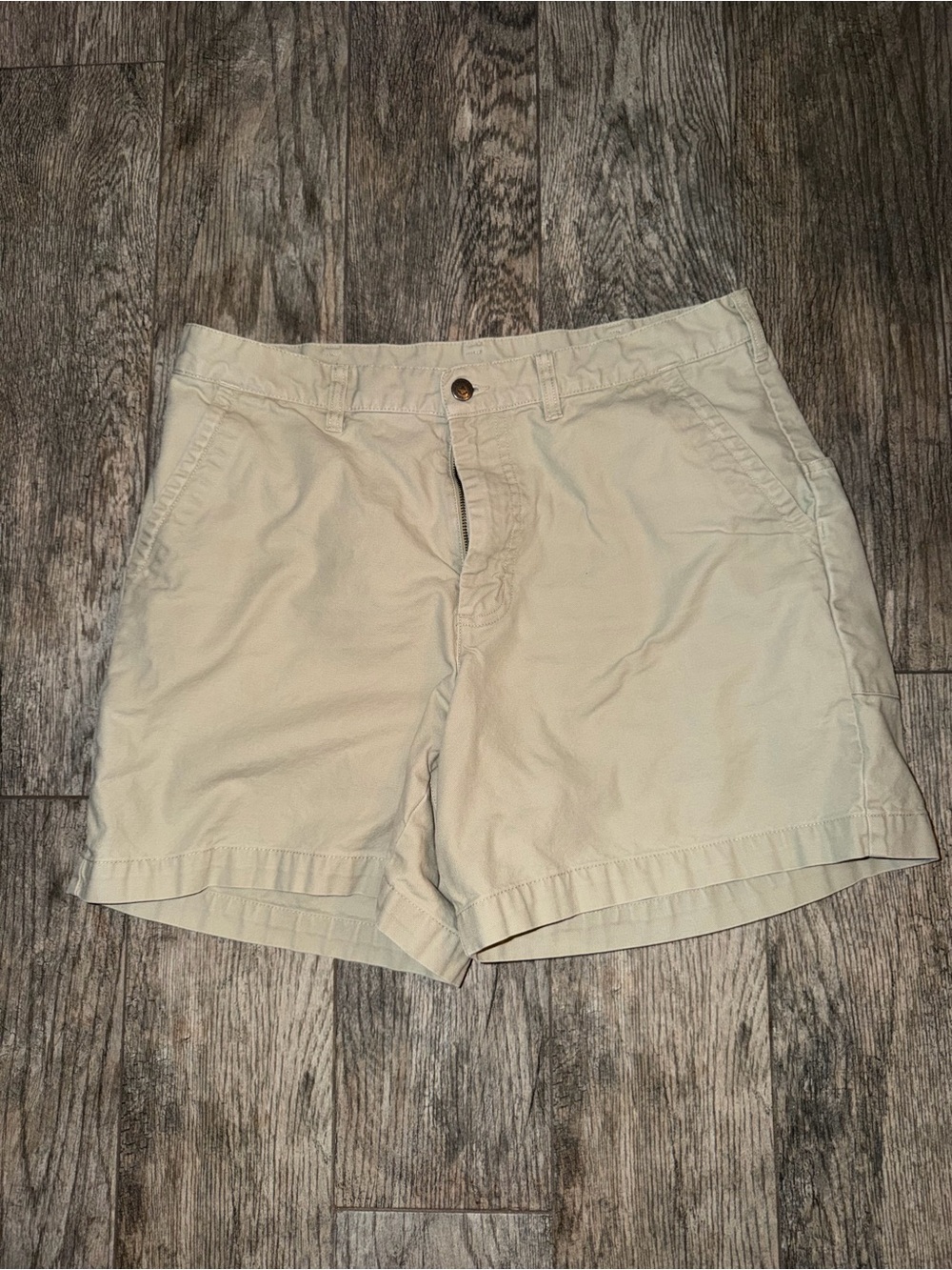 Patagonia Organic Cotton Khaki Shorts Men’s Size 36
